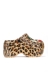 Cape Robbin Gardener-2 Platform Clogs Fashion Comfortable Slippers LEOPARD