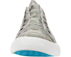 Blowfish Malibu Women's Play Slip-on Sneaker Pre-Distressed With ElasticInside