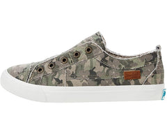Blowfish Malibu Women's Play Slip-on Sneaker Pre-Distressed With ElasticInside