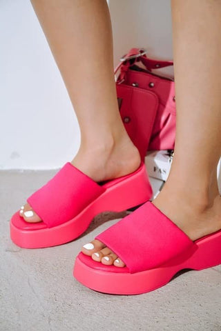 Cape Robbin Charges Fuchsia Slip On Square Open Toe Platform Wedge Heeled Sandal