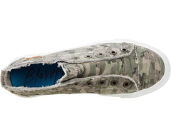 Blowfish Malibu Women's Play Slip-on Sneaker Pre-Distressed With ElasticInside