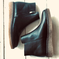Eric Michael Hampton Black Leather Chunky Heel Side Zip Fashion Ankle Boots