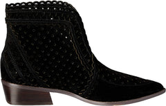 Cecelia New York Tate Black Pull On Padded Footbed Rounded Toe Comfy Boots