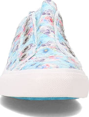 Blowfish Malibu Women's Play Slip-on Sneaker Pre-Distressed With ElasticInside